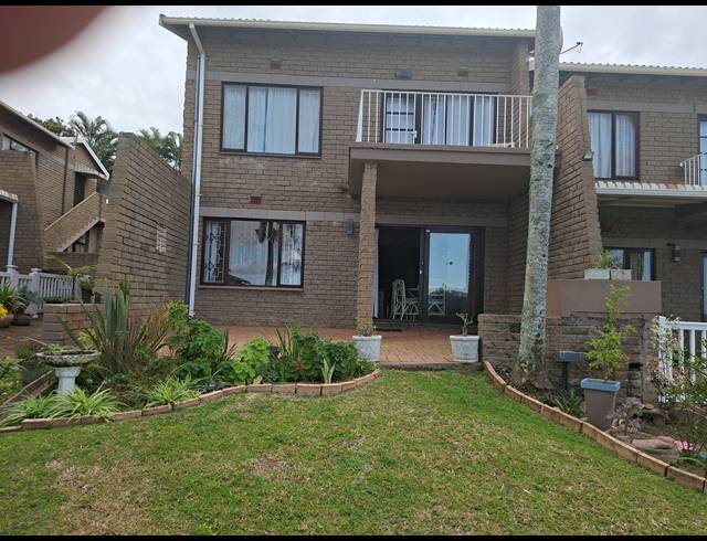 3 BEDROOM DUPLEX FOR SALE IN UVONGO BEACH